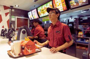 マクドナルドの求人情報：この会社で働くメリットをご紹介